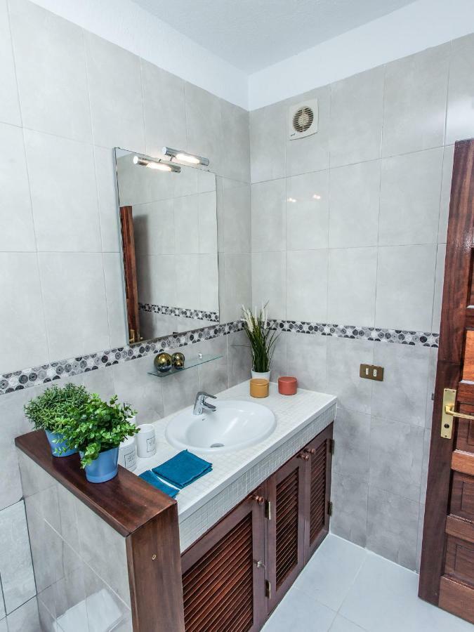 Spectacular Renovated Apartment, 5 Min To Camison Beach, With Aircon Arona  Zewnętrze zdjęcie